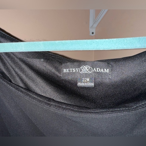 Black dress cold shoulder with long sleeves and skirt - Picture 2 of 3